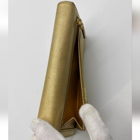 ⭐️Golden Prada - Picture 8 of 15